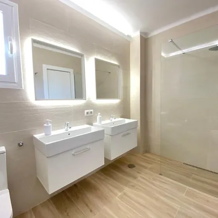 Tarifa Especial, Sin Aglomeraciones En Piscina Y Playa, Cerca De Puerto Banus